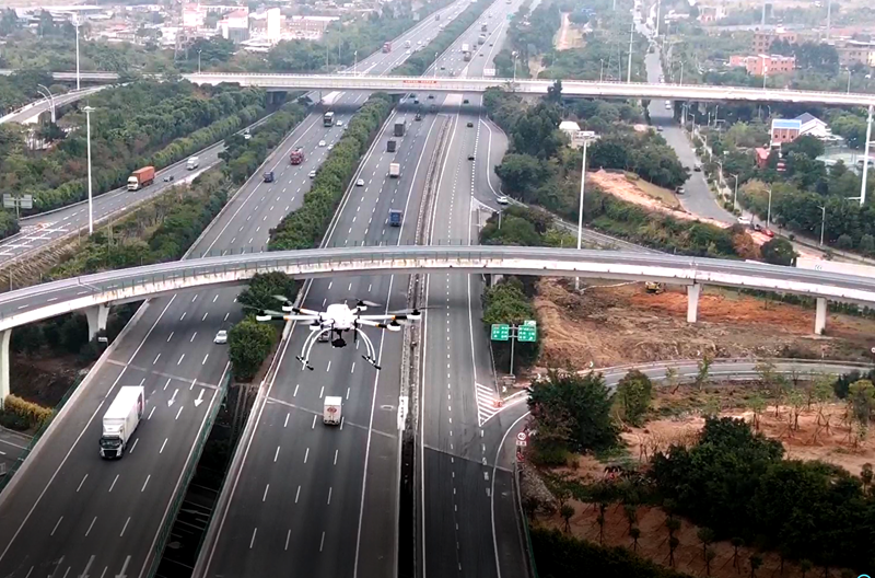 廈門高速交警啟用“無人機(jī)空地一體交警執(zhí)法新(圖1)